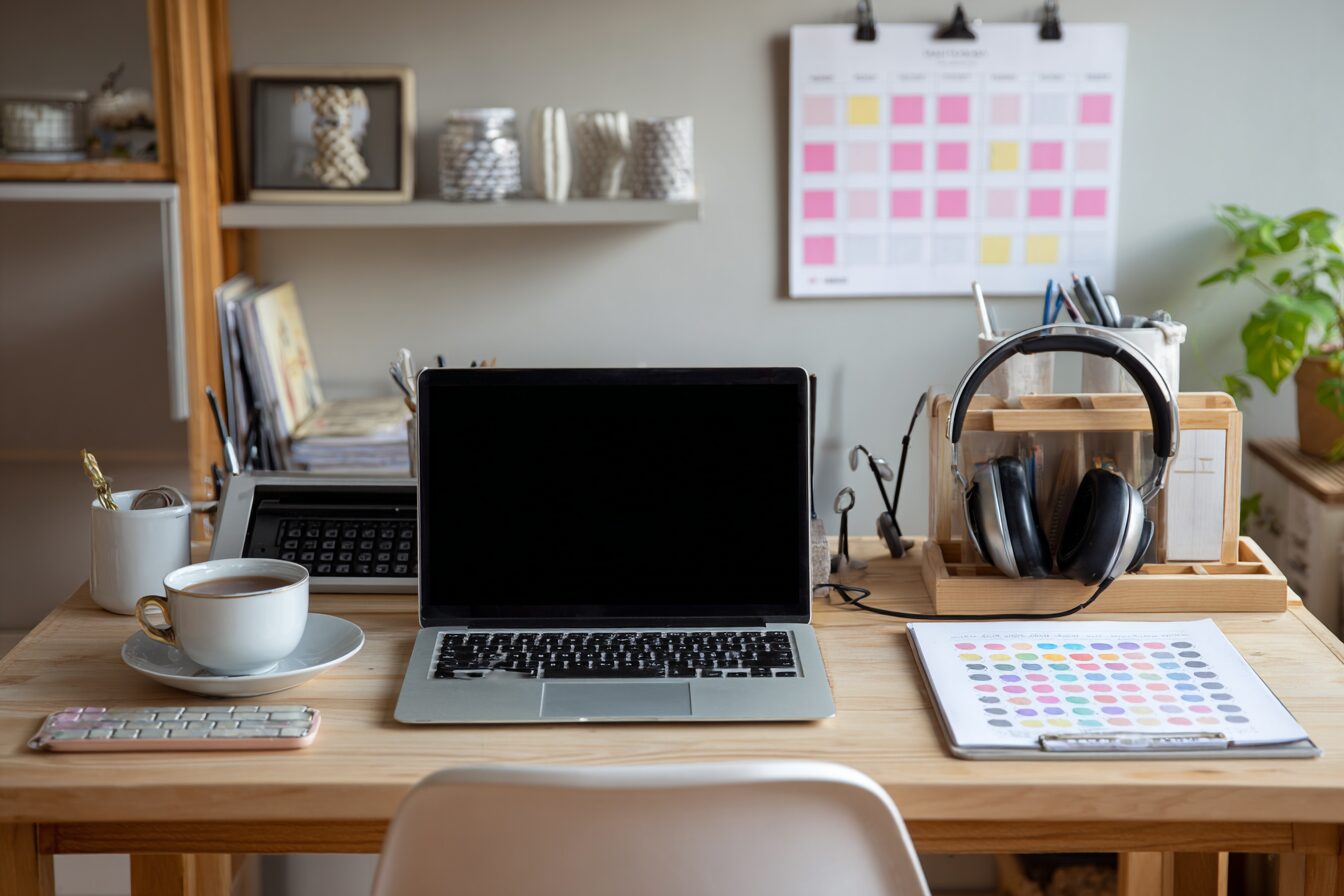 How to Land Virtual Assistant Jobs in 2025